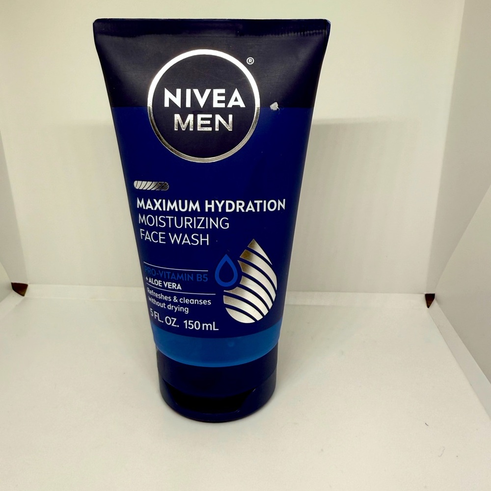 Nivea Men Moisturizing Face Wash 5 oz Maximum Hydration Aloe Vera Skin Care